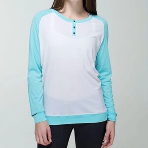 Lululemon Runamuck Long Sleeve‎ Top Tee Henley Shirt Angel Blue White Womens 10